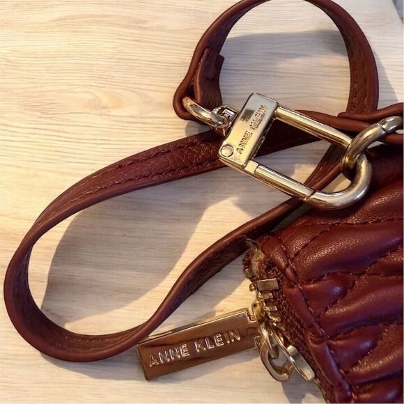 Anne Klein Women's Burgundy Woven Wristlet Clutch Gold Zipper Hardware - Picture 6 of 8